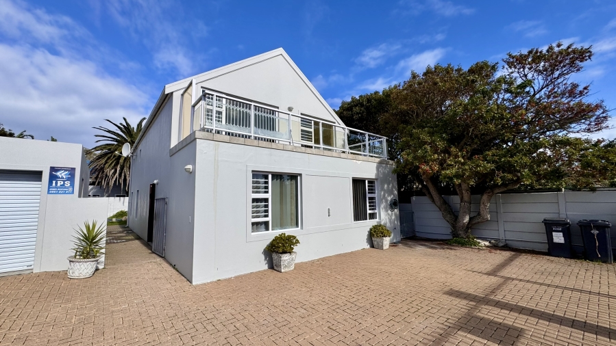 To Let 3 Bedroom Property for Rent in Kommetjie Western Cape